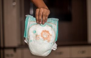 cuantas veces tiene que hacer popo un bebe recien nacido